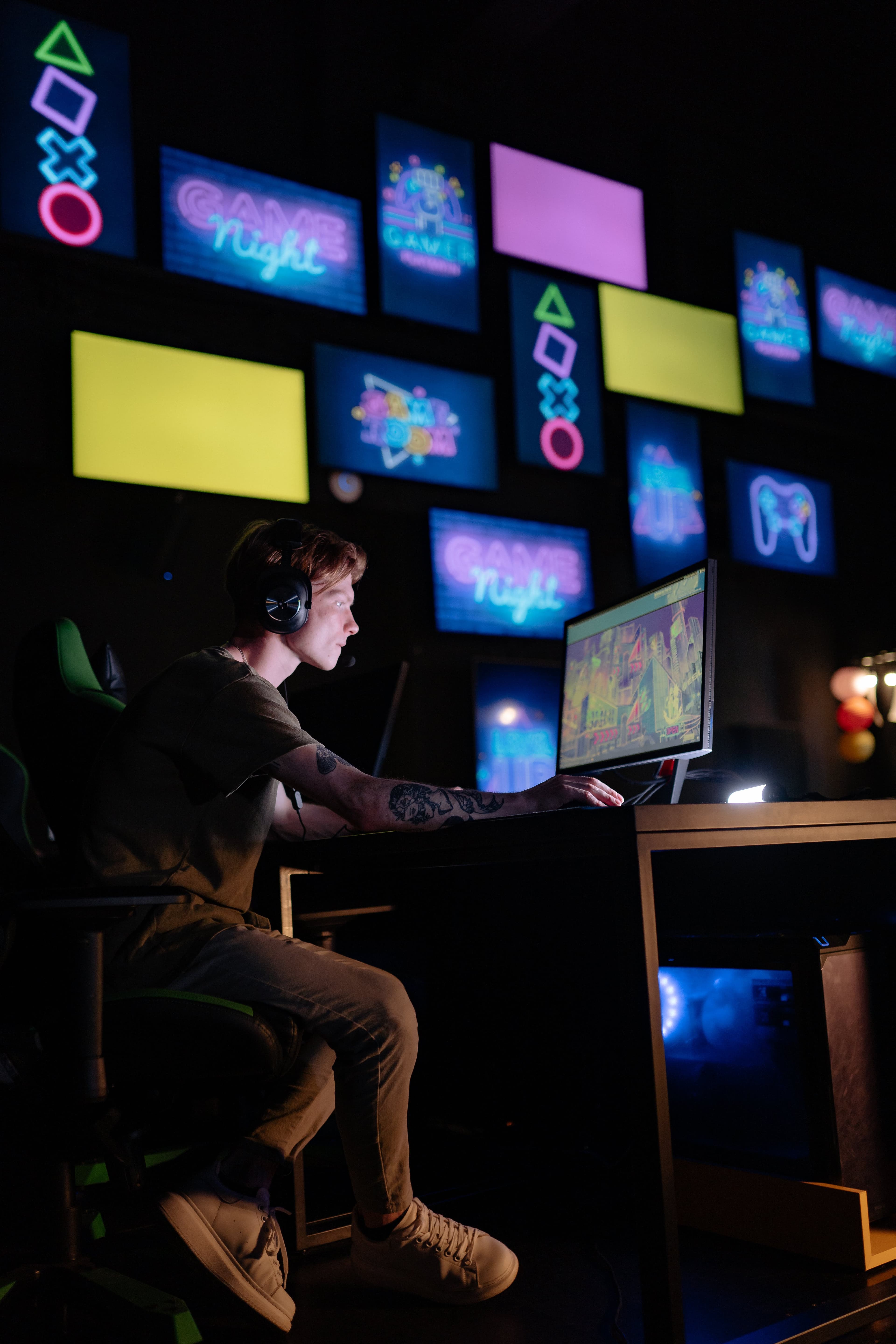 Competitive Tournaments